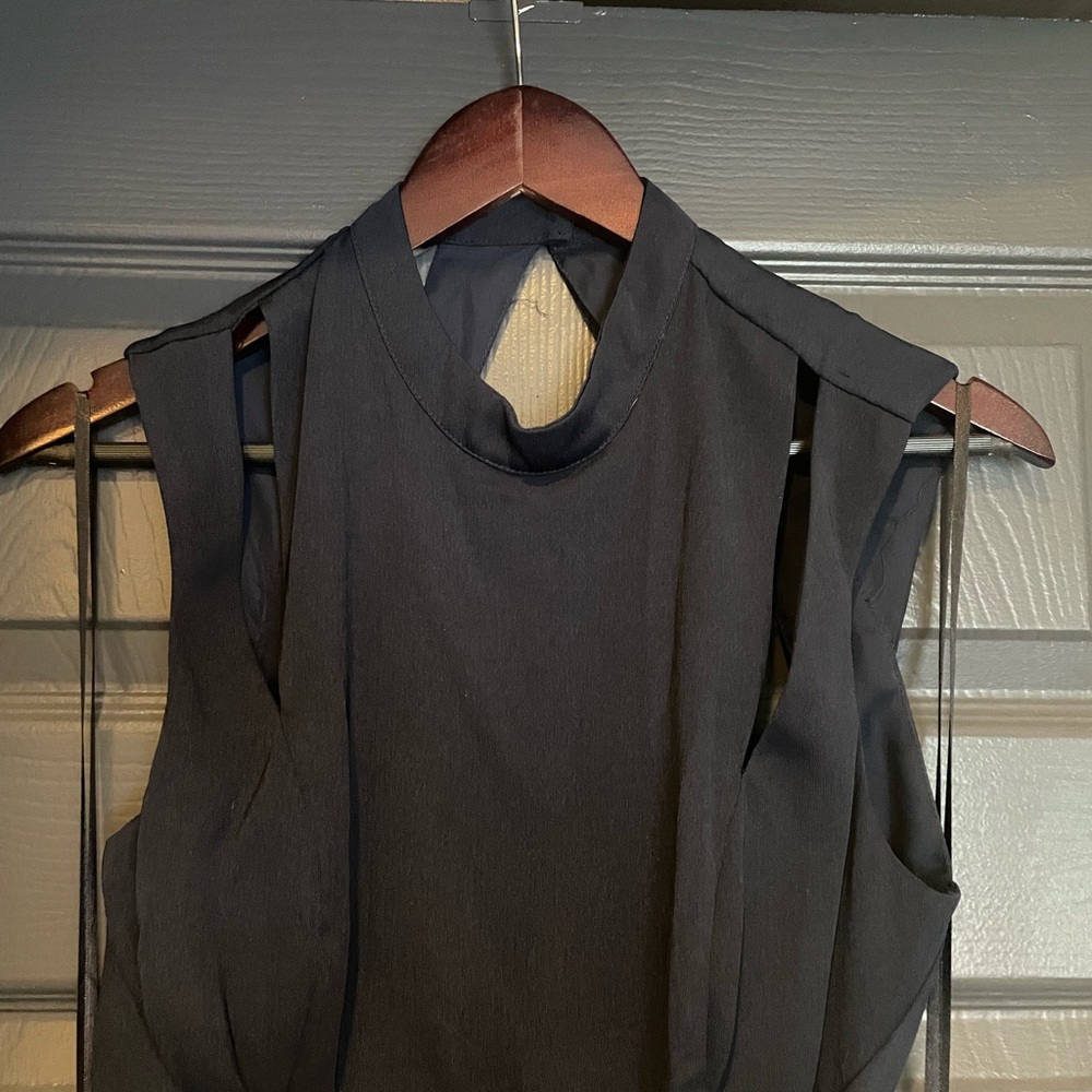 NWT H&M navy jumpsuit with open back size 12 - Picture 3 of 13